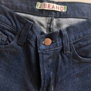 Skinny leg J BRAND Dark wash blue jeans Size 27